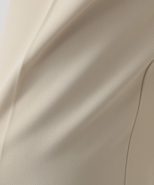 LOWRYS FARM(ローリーズファーム)の「ハイウエストタックテーパードパンツ 949453(その他パンツ・レディース・アイボリー/ブラック/イエロー/ブルー・SMALL/FREE)」の15枚目の写真