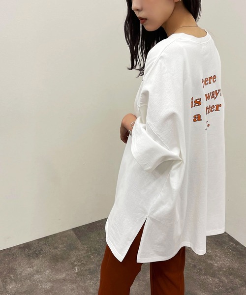 apres jour mignon(アプレジュールミニョン)の「アソートBIGスリットT 【ZOZOTOWN限定アイテム】(Tシャツ/カットソー・レディース・ブラック/ホワイト系その他/ブラック系その他/ナチュラル/パープル系その他/オレンジ系その他/オフホワイト/ブルー系その他・X-LARGE/フリー)」の8枚目の写真