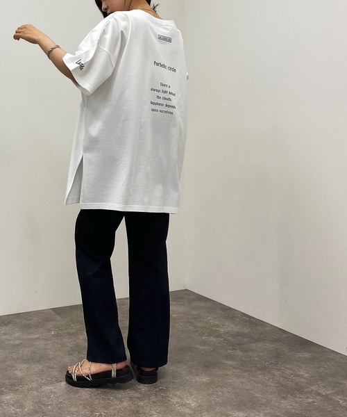 apres jour mignon(アプレジュールミニョン)の「アソートBIGスリットT 【ZOZOTOWN限定アイテム】(Tシャツ/カットソー・レディース・ブラック/ホワイト系その他/ブラック系その他/ナチュラル/パープル系その他/オレンジ系その他/オフホワイト/ブルー系その他・X-LARGE/フリー)」の12枚目の写真