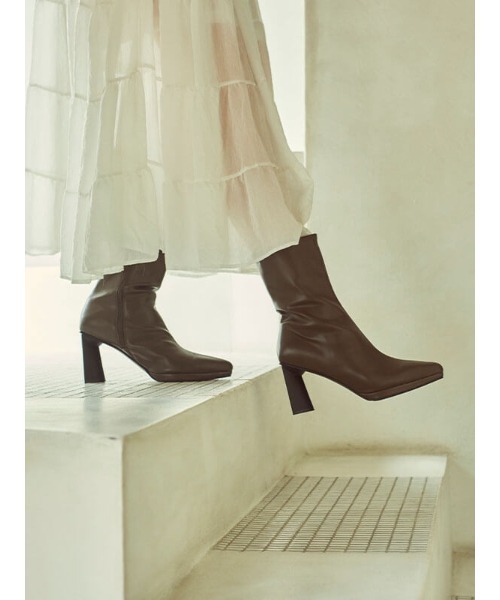 ACYM（アシーム）の「Triangle heel ブーツ（ブーツ・レディース・ブラック/カーキ・SMALL/MEDIUM/LARGE）」の10枚目の写真