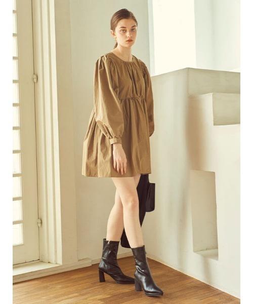ACYM（アシーム）の「Triangle heel ブーツ（ブーツ・レディース・ブラック/カーキ・SMALL/MEDIUM/LARGE）」の3枚目の写真