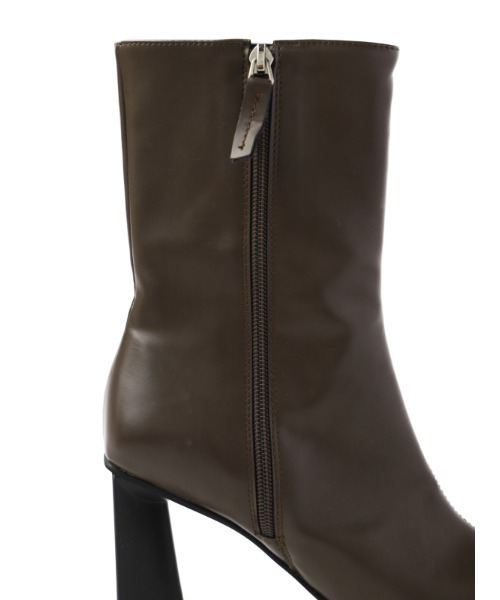 ACYM（アシーム）の「Triangle heel ブーツ（ブーツ・レディース・ブラック/カーキ・SMALL/MEDIUM/LARGE）」の7枚目の写真