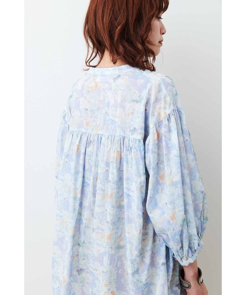 MEDE19F（メデジュウキュウ）の「ＭＥＤＥ１９Ｆ　コットン素材の水彩画ブラウス（シャツ/ブラウス・レディース・ライトグレー/ライトパープル・MEDIUM/LARGE/X-LARGE/XX-LARGE）」の18枚目の写真