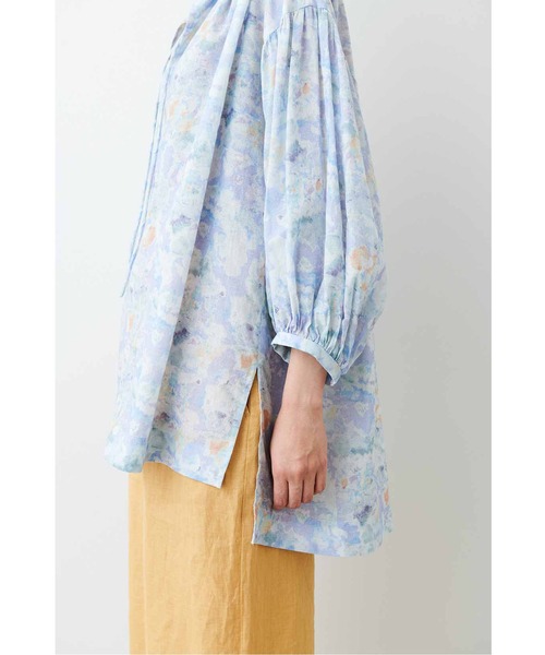 MEDE19F（メデジュウキュウ）の「ＭＥＤＥ１９Ｆ　コットン素材の水彩画ブラウス（シャツ/ブラウス・レディース・ライトグレー/ライトパープル・MEDIUM/LARGE/X-LARGE/XX-LARGE）」の10枚目の写真