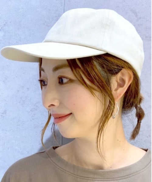 LEPSIM(レプシィム)の「機能付きシンプルCAP 956181(キャップ・レディース・ブラック/ベージュ/アイボリー・ONE SIZE)」の1枚目の写真