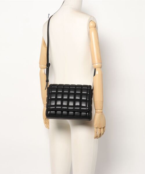 SPIRALGIRL（スパイラルガール）の「キルティングパターンショルダーバック（ショルダーバッグ・レディース・ブラック/オフホワイト・FREE）」の11枚目の写真