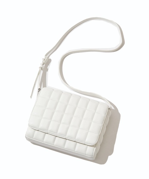 SPIRALGIRL（スパイラルガール）の「キルティングパターンショルダーバック（ショルダーバッグ・レディース・ブラック/オフホワイト・FREE）」の4枚目の写真