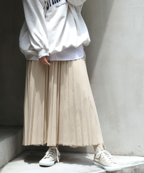 CORNERS(コーナーズ)の「フェイクレザープリーツスカート(スカート・レディース・ライトベージュ/ブラック/ブルー・M)」の11枚目の写真