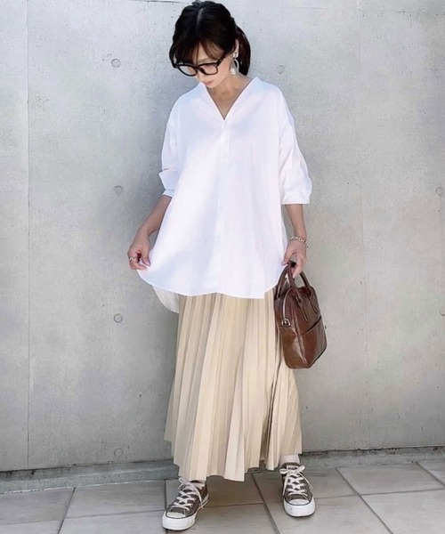 CORNERS(コーナーズ)の「フェイクレザープリーツスカート(スカート・レディース・ライトベージュ/ブラック/ブルー・M)」の4枚目の写真