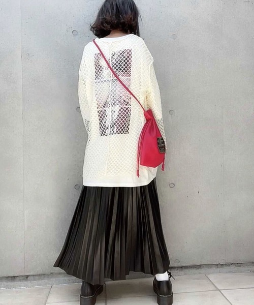 CORNERS(コーナーズ)の「フェイクレザープリーツスカート(スカート・レディース・ライトベージュ/ブラック/ブルー・M)」の6枚目の写真