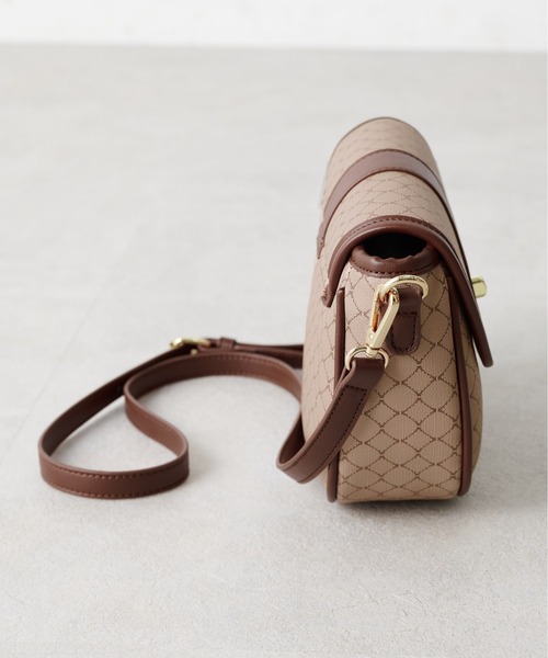 OLIVE des OLIVE（オリーブデオリーブ）の「レトロショルダーバッグ（ショルダーバッグ・レディース・ブラック/ベージュ/ダークブラウン/アイボリー・FREE）」の8枚目の写真