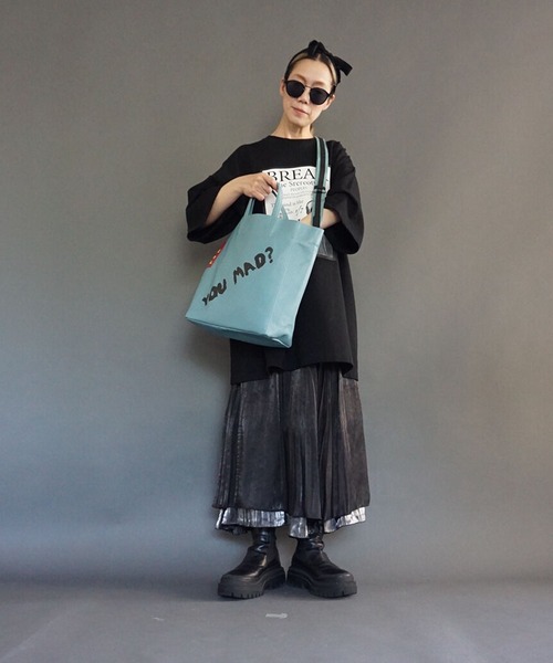 intoxic.(イントキシック)の「RESONATES 2021限定品 Mad strap tote マッドストラップトート(トートバッグ・レディース・ブラック/ブルー/ベージュ・FREE)」の8枚目の写真
