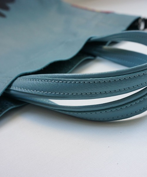 intoxic.(イントキシック)の「RESONATES 2021限定品 Mad strap tote マッドストラップトート(トートバッグ・レディース・ブラック/ブルー/ベージュ・FREE)」の19枚目の写真