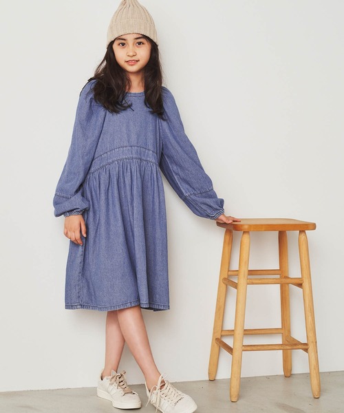 ＆yam（アンドヤム）の「袖ボリュームデニムワンピース（ワンピース・キッズ・ブルー・110-120cm/100-110cm/130-140cm）」の4枚目の写真