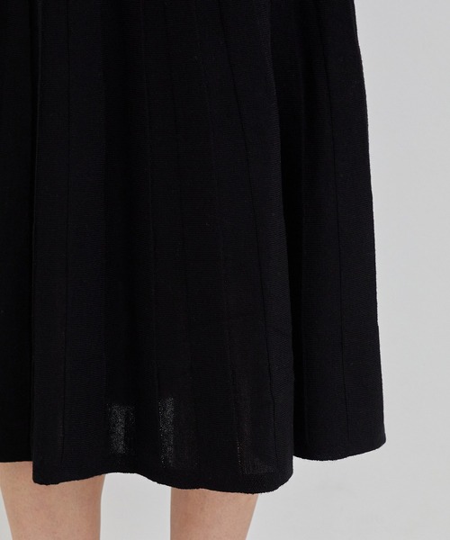 ROPE' PICNIC(ロペピクニック)の「袖ボリュームプリーツニットワンピース(ワンピース・レディース・ブラック/ブラウン系その他2/パープル系その他・38/40)」の6枚目の写真