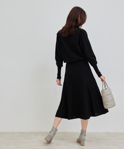 ROPE' PICNIC(ロペピクニック)の「袖ボリュームプリーツニットワンピース(ワンピース・レディース・ブラック/ブラウン系その他2/パープル系その他・38/40)」の9枚目の写真