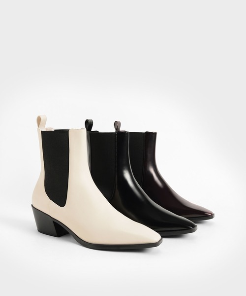 CHARLES & KEITH（チャールズ & キース）の「スランテッドヒール チェルシーブーツ / Slanted Heel Chelsea Boots（ブーツ・レディース・ブラック/オフホワイト・22.5cm/23cm/23.5cm/24.5cm/25cm/25.5cm）」の5枚目の写真