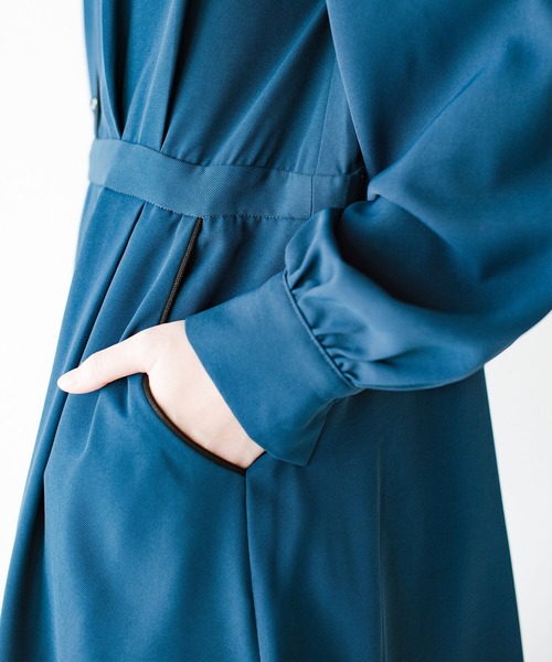 haco!（ハコ）の「【φ】ちょっぴり辛さを添えて大人味。着心地ゆったり見た目はすっきり こだわりバランスのパイピングワンピース（ワンピース・レディース・カーキブラウン/ブルーグリーン・SMALL/MEDIUM/LARGE/X-LARGE）」の12枚目の写真