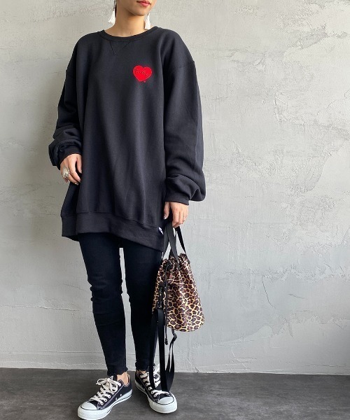 Russell Athletic（ラッセルアスレティック）の「[RUSSELL ATHLETIC/ラッセル アスレチック] BERKLEY×RUSSELL ATHLETIC 別注 サークルロゴプリントスウェット（スウェット・レディース・ホワイト/ブラック・L/XL）」の5枚目の写真