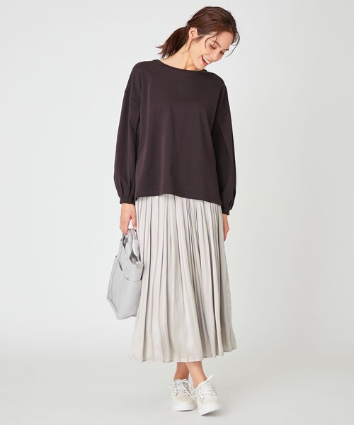 ANY(エニィ)の「【洗える】プレミアムベーシックボリュームスリーブロング Tシャツ(Tシャツ/カットソー・レディース・ブラック系/グレー系/ベージュ系・F)」の8枚目の写真