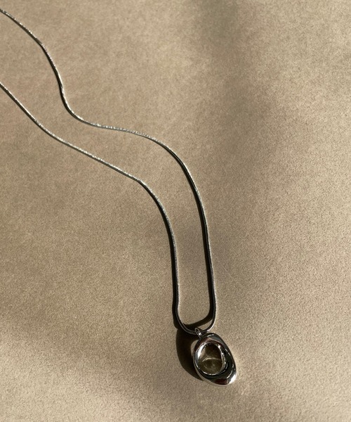 RIVE DROITE（リヴドロワ）の「モチーフスネークネックレス（ネックレス・レディース・シルバー/ゴールド・FREE）」の2枚目の写真