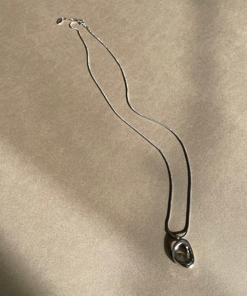 RIVE DROITE（リヴドロワ）の「モチーフスネークネックレス（ネックレス・レディース・シルバー/ゴールド・FREE）」の3枚目の写真