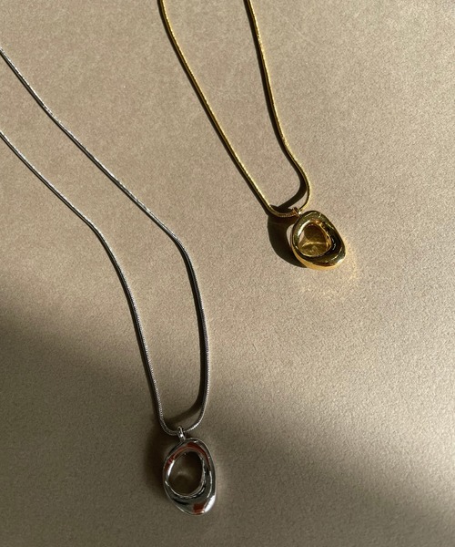 RIVE DROITE（リヴドロワ）の「モチーフスネークネックレス（ネックレス・レディース・シルバー/ゴールド・FREE）」の8枚目の写真