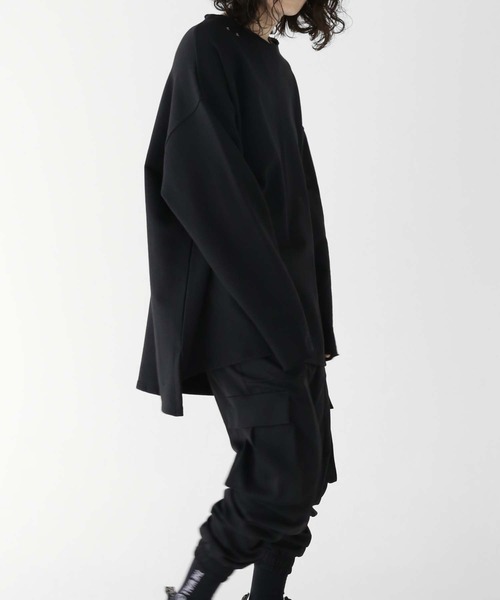 minsobi（ミンソビ）の「ボートネック　カットソー　ユニセックス カットオフBIGスウェット（スウェット・メンズ・ホワイト/ブラック・FREE）」の6枚目の写真