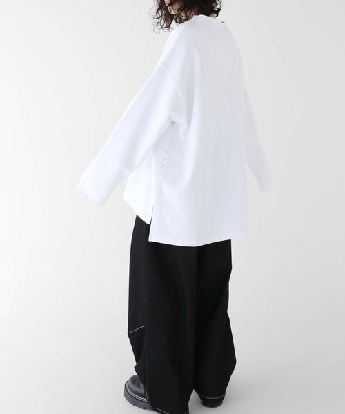 minsobi（ミンソビ）の「ボートネック　カットソー　ユニセックス カットオフBIGスウェット（スウェット・メンズ・ホワイト/ブラック・FREE）」の4枚目の写真