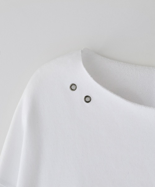 minsobi（ミンソビ）の「ボートネック　カットソー　ユニセックス カットオフBIGスウェット（スウェット・メンズ・ホワイト/ブラック・FREE）」の5枚目の写真