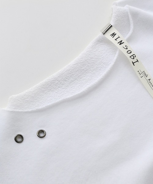 minsobi（ミンソビ）の「ボートネック　カットソー　ユニセックス カットオフBIGスウェット（スウェット・メンズ・ホワイト/ブラック・FREE）」の14枚目の写真