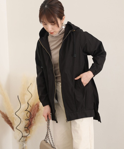 ElegChic(エレグシック)の「裾 タック フード ジャケット (ブルゾン・レディース・ブラック/ベージュ/カーキ・3L/L/XL/M/4L)」の4枚目の写真