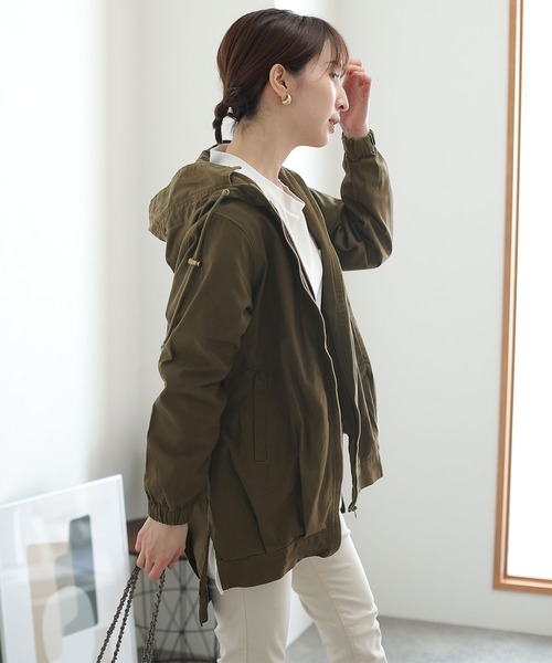 ElegChic(エレグシック)の「裾 タック フード ジャケット (ブルゾン・レディース・ブラック/ベージュ/カーキ・3L/L/XL/M/4L)」の13枚目の写真
