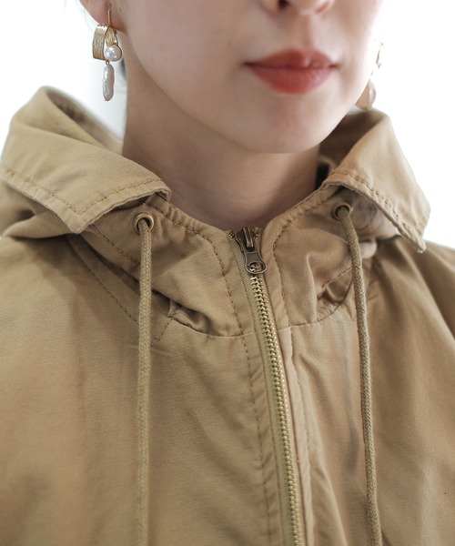 ElegChic(エレグシック)の「裾 タック フード ジャケット (ブルゾン・レディース・ブラック/ベージュ/カーキ・3L/L/XL/M/4L)」の16枚目の写真
