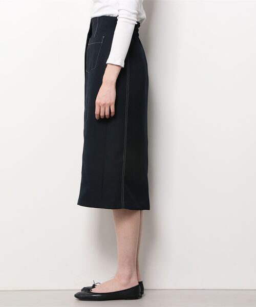 TRUDEA（トルディア）の「ステッチ遣いタイトスカート（スカート・レディース・ベージュ/ネイビー/ブルー・MEDIUM/SMALL/LARGE）」の9枚目の写真