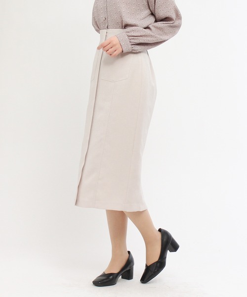 TRUDEA（トルディア）の「ステッチ遣いタイトスカート（スカート・レディース・ベージュ/ネイビー/ブルー・MEDIUM/SMALL/LARGE）」の4枚目の写真