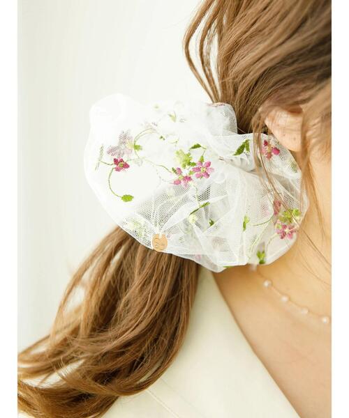 SLURR(スラ―)の「フラワー刺繍シュシュ(シュシュ・レディース・ピンク/アイボリー・FREE)」の6枚目の写真