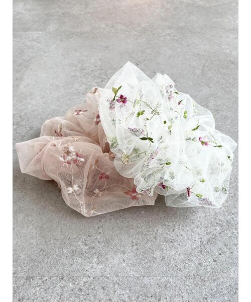 SLURR(スラ―)の「フラワー刺繍シュシュ(シュシュ・レディース・ピンク/アイボリー・FREE)」の8枚目の写真