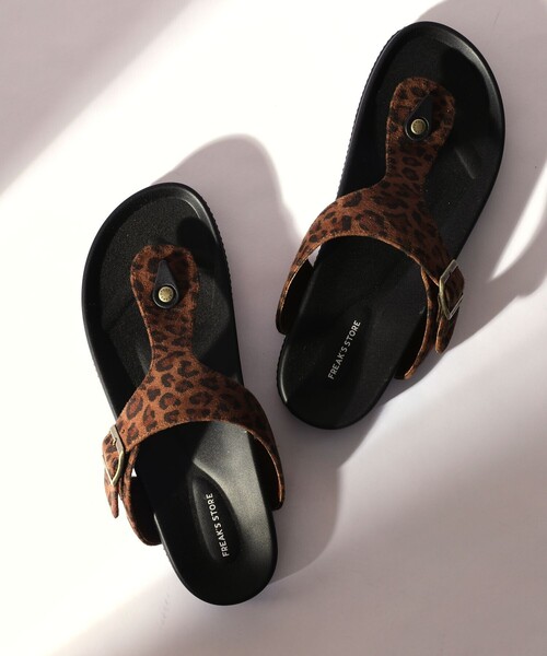 FREAK'S STORE（フリークスストア）の「WEB限定 コンフォータブル トングサンダル/レオパード（サンダル・メンズ・ブラック/ベージュ/オリーブ/ブルー系その他/レオパード・23.0cm/24.0cm/25.0cm/26.0cm/27.0cm/28.0cm/23）」の5枚目の写真