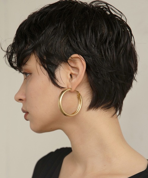 MIELI INVARIANT（ミエリインヴァリアント）の「Flat Matte Hoop Pierce（ピアス（両耳用）・レディース・シルバー/ゴールド・FREE）」の2枚目の写真