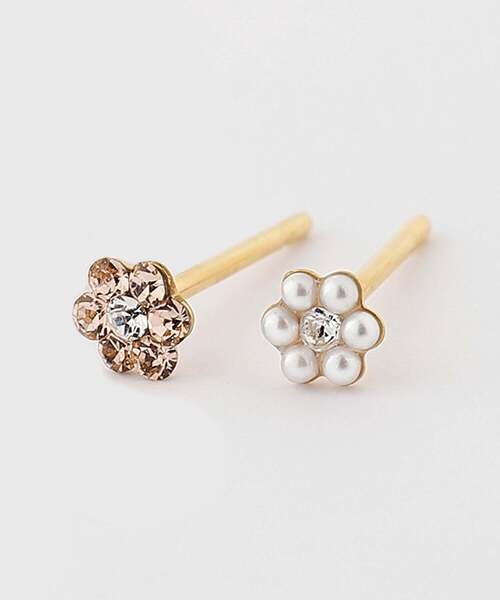 ANEMONE(アネモネ)の「ビジューフラワーピアス(ピアス(両耳用)・レディース・ホワイト/ブラック/ピンク/クリア/レインボー・FREE)」の13枚目の写真