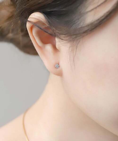 ANEMONE(アネモネ)の「ビジューフラワーピアス(ピアス(両耳用)・レディース・ホワイト/ブラック/ピンク/クリア/レインボー・FREE)」の7枚目の写真