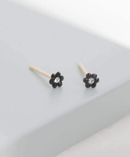 ANEMONE（アネモネ）の「ビジューフラワーピアス（ピアス（両耳用）・レディース・ホワイト/ブラック/ピンク/クリア・FREE）」の3枚目の写真