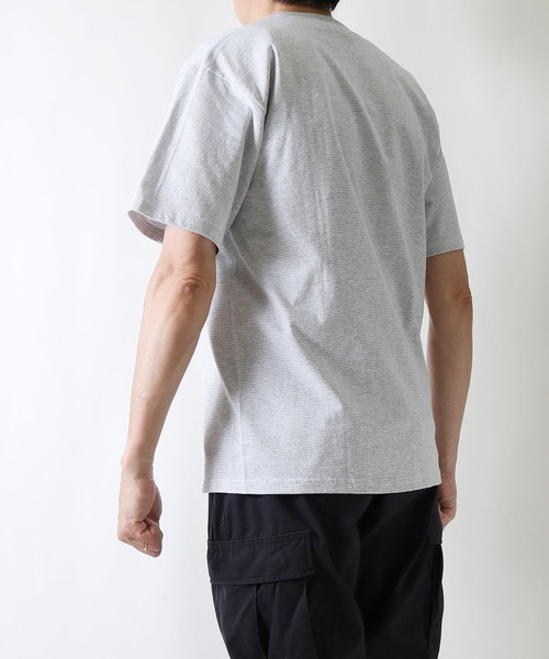 SAWINTO(ソイント)の「【MADE IN USA】CAL CRU 【カルクルー】REPEAT MICRO STRIPE TEE - リピート マイクロストライプ T(Tシャツ/カットソー・メンズ・グレー系その他/ネイビー系・SMALL/MEDIUM/X-LARGE/LARGE/XX-LARGE)」の7枚目の写真