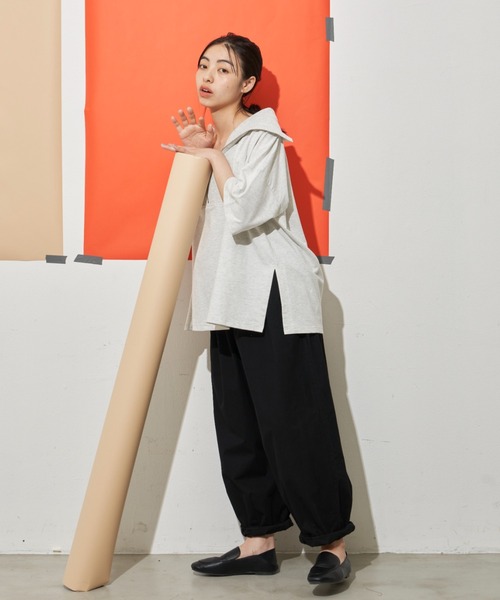 Libra Cue(リブラ キュー)の「“ハーフジップセーラーカットソー” トレンドのデザインながらLibra Cueらしいリラックス感を演出、ゆったりシルエットのプルオーバー(Tシャツ/カットソー・レディース・ライトグレー/ブラック・FREE)」の19枚目の写真