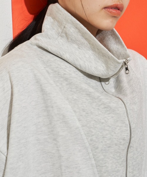 Libra Cue(リブラ キュー)の「“ハーフジップセーラーカットソー” トレンドのデザインながらLibra Cueらしいリラックス感を演出、ゆったりシルエットのプルオーバー(Tシャツ/カットソー・レディース・ライトグレー/ブラック・FREE)」の20枚目の写真