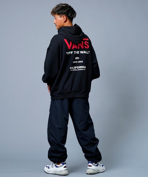 VANS(バンズ)の「【ムラサキスポーツ別注】VANS/バンズ バックプリントパーカー 122K1030523(パーカー・メンズ・ブラック/グレー/グリーン・M/L/XL/XXL)」の18枚目の写真