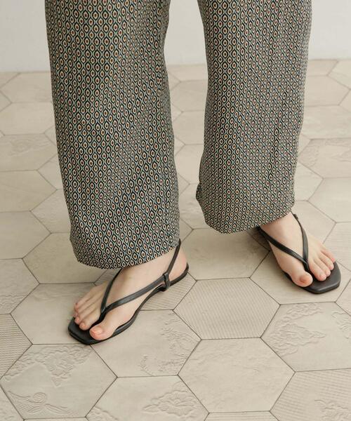 URBAN RESEARCH DOORS（アーバンリサーチドアーズ）の「トングストラップサンダル（サンダル・レディース・ベージュ系その他/スミクロ・38/36/37）」の5枚目の写真