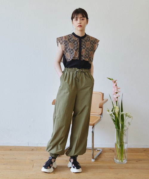 idem（イデム）の「【ZOZOTOWN限定】drost loose cargo pants/ドロストルーズカーゴパンツ【Sサイズ展開あり】（カーゴパンツ・レディース・カーキ/マスタード・SMALL/FREE）」の8枚目の写真