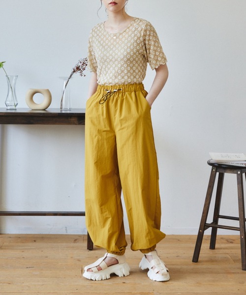 idem（イデム）の「【ZOZOTOWN限定】drost loose cargo pants/ドロストルーズカーゴパンツ【Sサイズ展開あり】（カーゴパンツ・レディース・カーキ/マスタード・SMALL/FREE）」の15枚目の写真